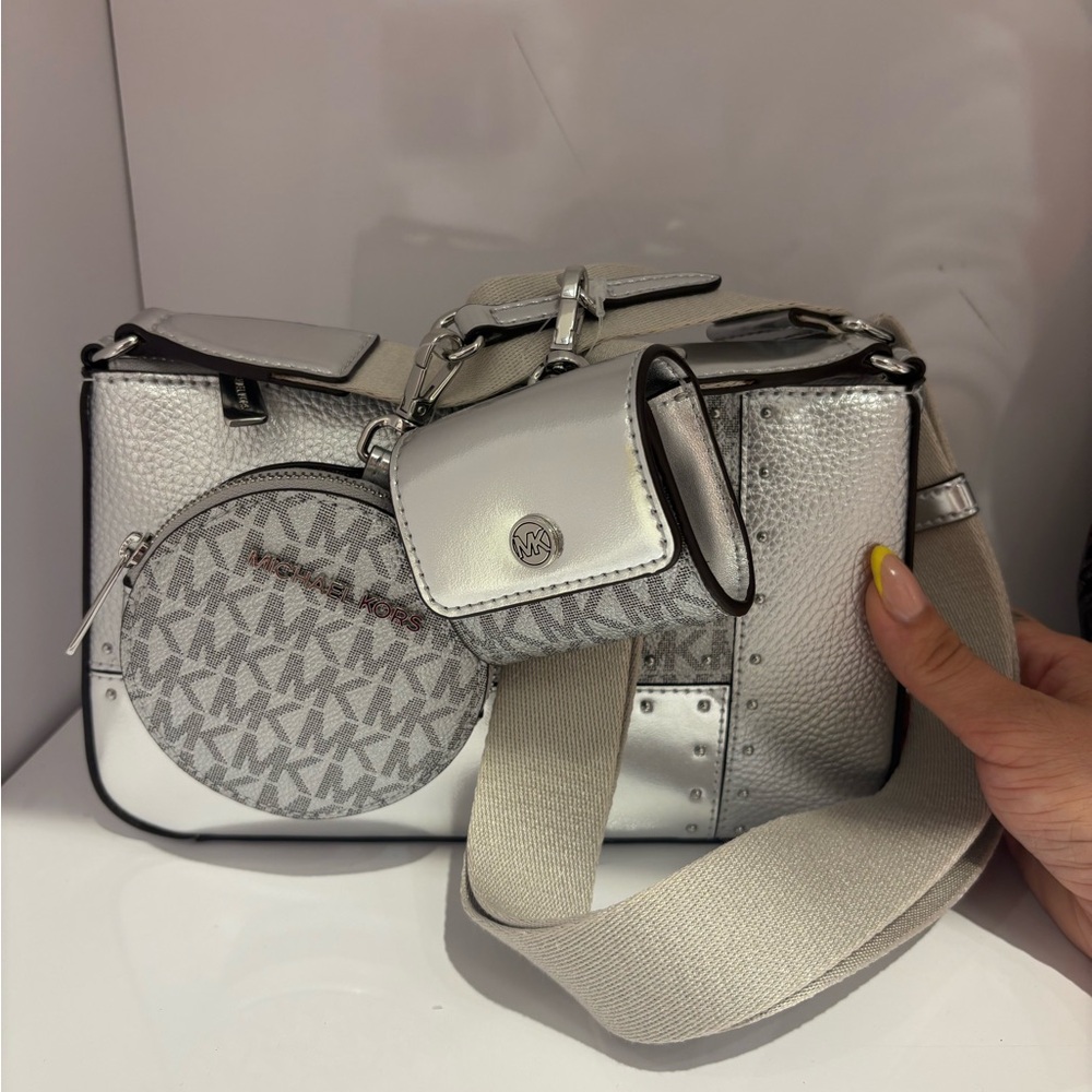 Michael Kors Silver and Gray Women's Bag